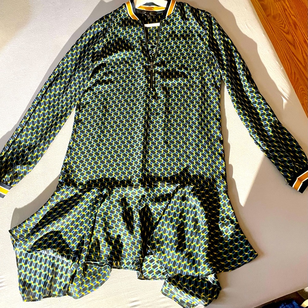 Beautiful and comfortable Bcbgmaxazria sport dress